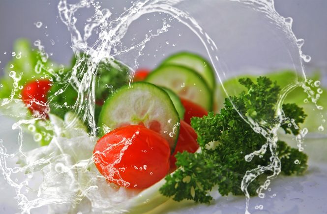 Fresh water and vegetables